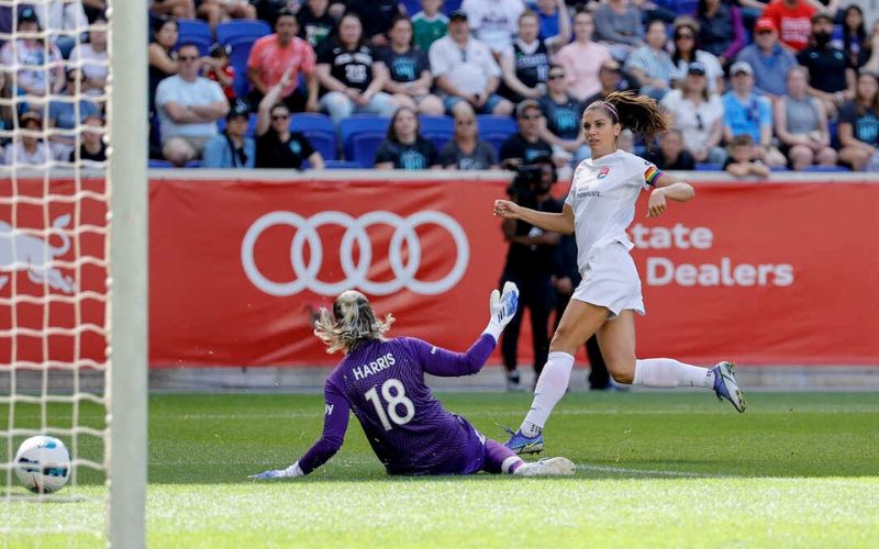 LocdaTV có nhiều ưu điểm vượt trội khi so sánh với các nền tảng khác